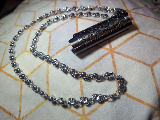 Silver skull 28" LitChain