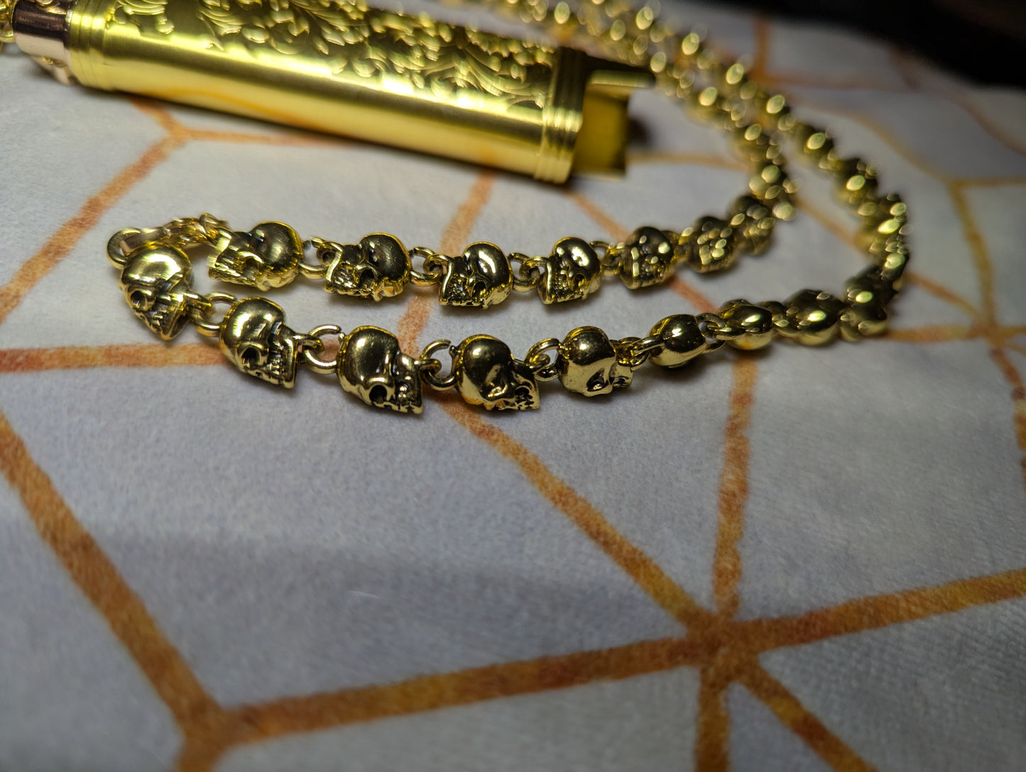 LitChain - gold scheme with gold skull linked chain