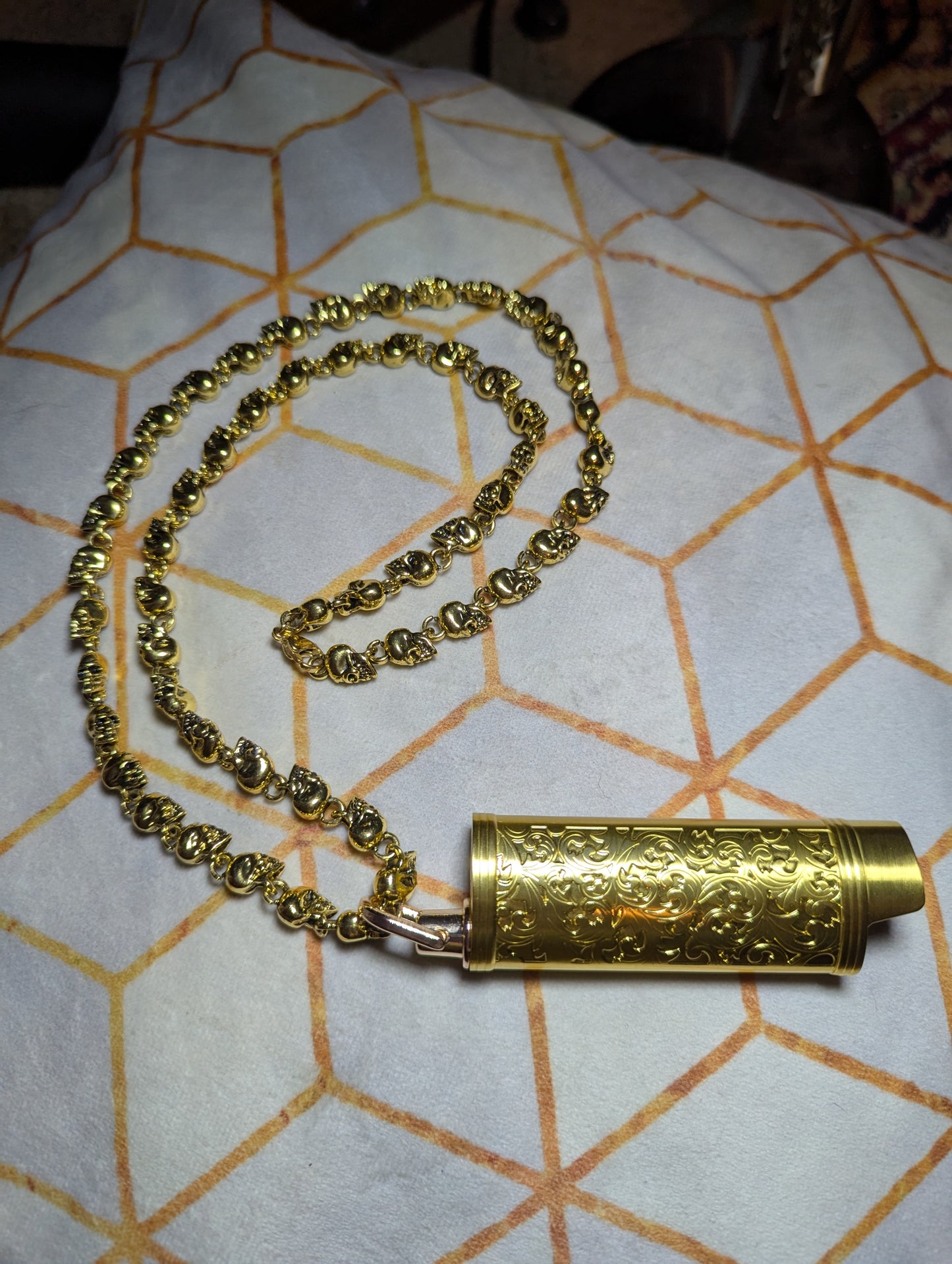 LitChain - gold scheme with gold skull linked chain