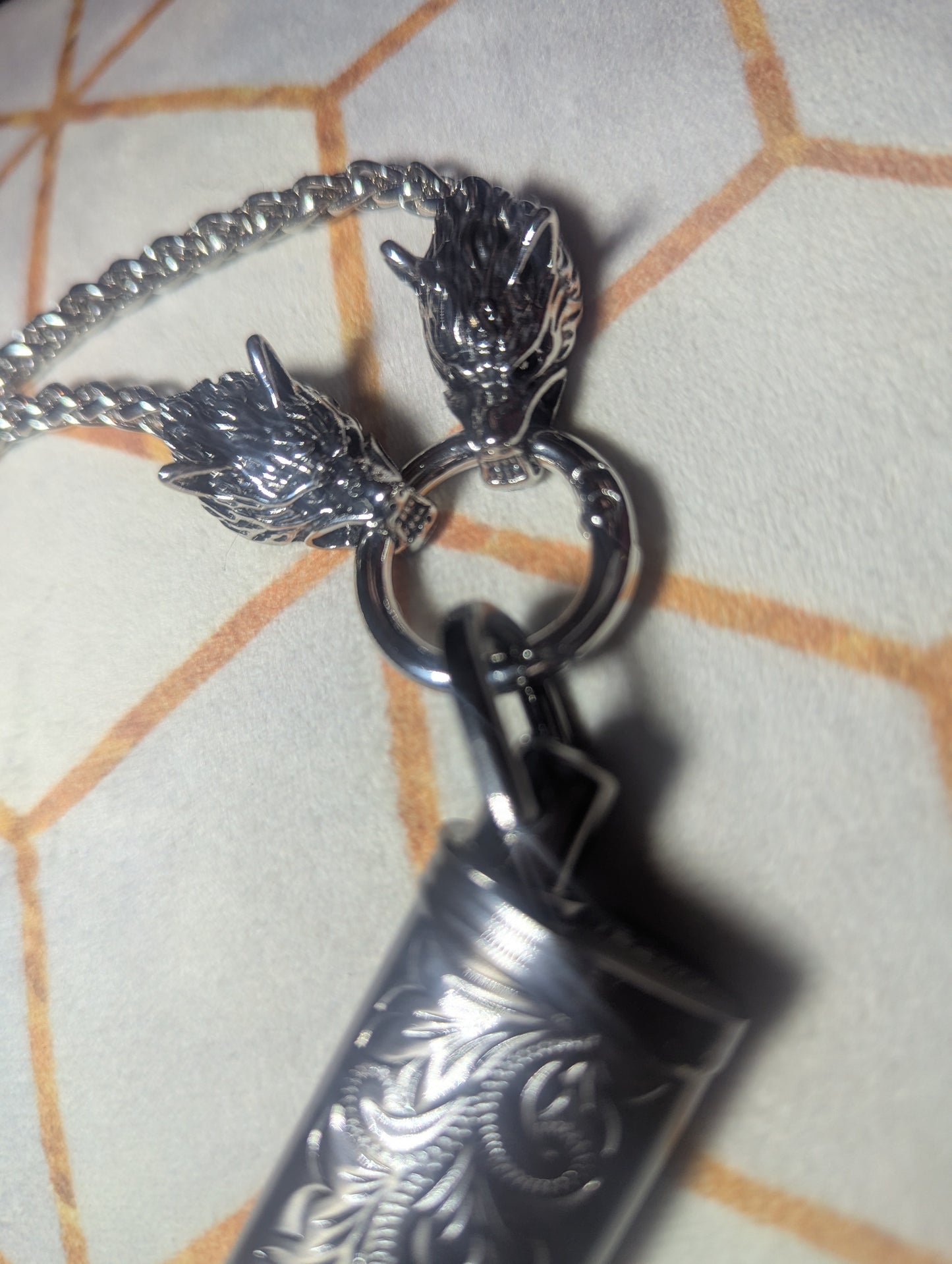 Silver and black wolf head LitChain